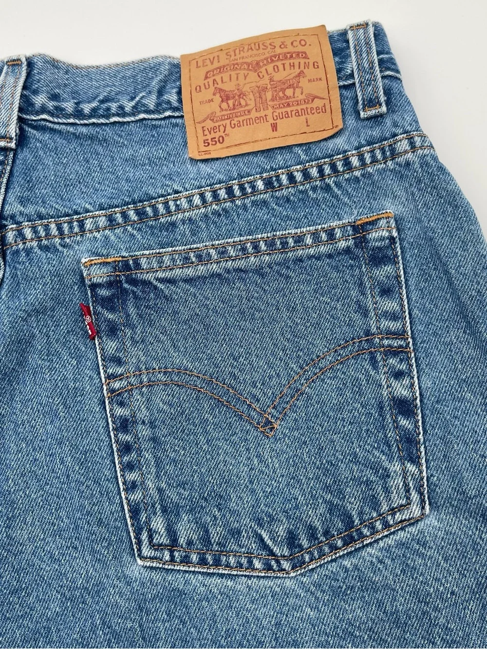 VTG 2000s Levi’s 550 Jean Shorts Women’s 14 Mis Relaxed Fit Blue Denim Jorts